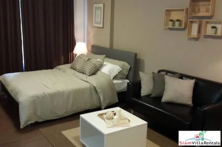 Central Hua Hin studio apartment located on the main road