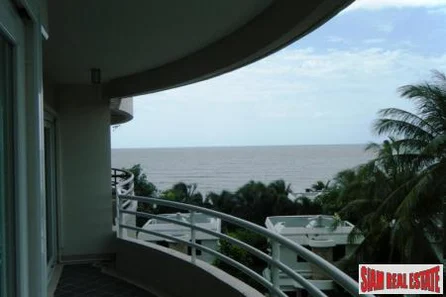Stunning 2-Bedroom Sea-View Condo on Cha-Am Beach