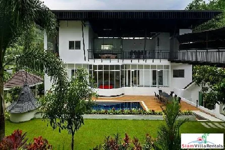 Eight Bedroom Luxury Pool Villa For Holiday Accommodations in Chalong