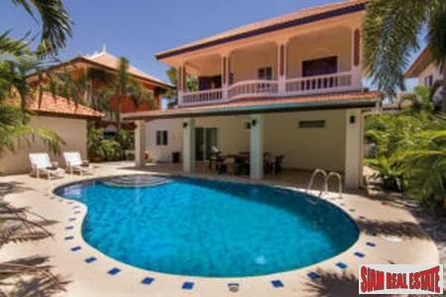 6 Bedrooms Luxurious Pool Villa in Pattaya - property with a return on investment of 15 percent 