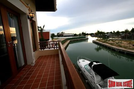 Super Luxury Housing Development With Boat Mooring Facilities in Pattaya