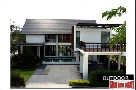 Nichatra Phutthamonth  | Contemporary Three Bedroom Home with Pool in Bangkok