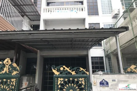 Charoen Krung Villa | Three Storey House for Rent in Saphan Taksin