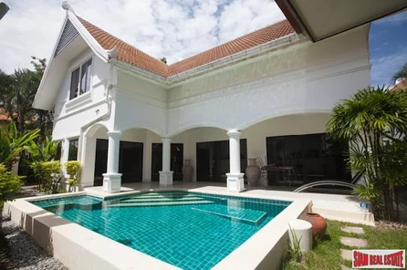 Large Three Bedroom Pool Villa in a Boutique Resort Atmosphere, Na Jomtien