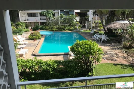 Thada Court | Two Storey Townhouse with Big Communal Pool and Tropical Gardens for Rent in Sathorn