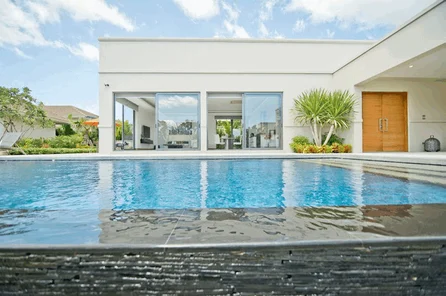 4 Bedrooms 4 Bathrooms Large Modern House In An Up-Market Location - East Pattaya