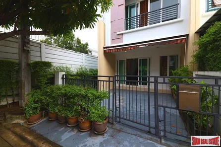 Baan Klang Muang S-Sense | Three Bedroom  Three Storey Corner Home Perfect for a Family in Khwaeng Wang Thonglang