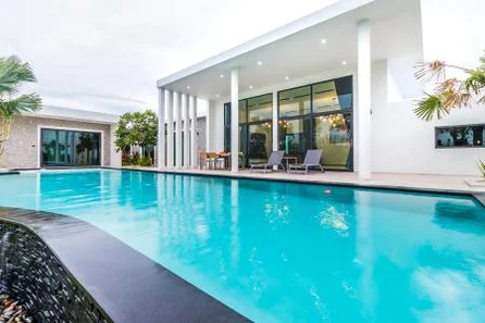 SUNSET VIEWS: Luxury 6 Bed Pool Villa