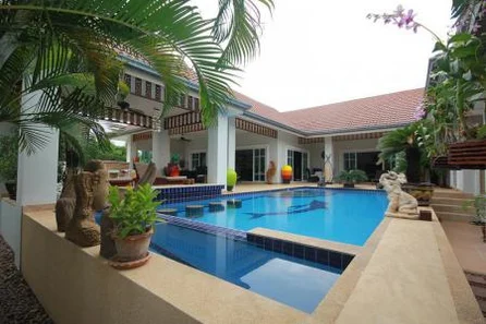 SMART HOUSE RESORT: 4 Bed Pool Villa