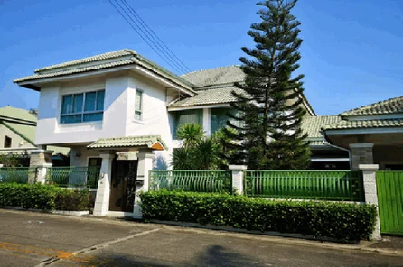 Large 2 storey 4 bedroom house for rent - Soi siam country club 