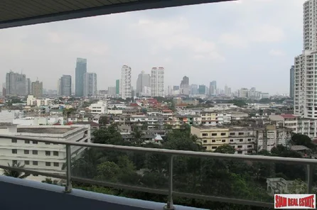Watermark | Stunning Three-Bedroom Riverside Condominium for Sale  in Bangkok