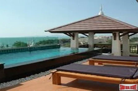 Beautiful penthouse with private pool at a convenience area near beach for sale -Jomtien