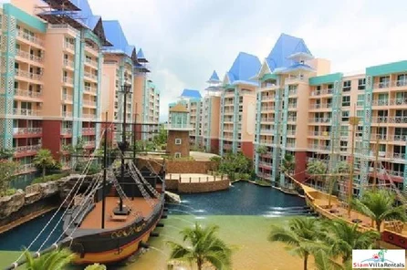 Gorgeous 2 bedroom condo at a very convenience area for rent - Thappraya