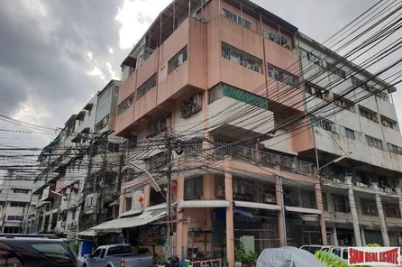 Excellent Business Investment Property with 20 Units in Phra Khanong