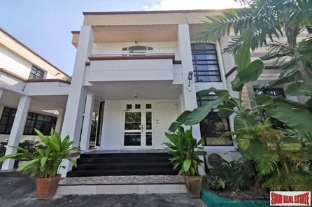 Spacious 3+ Bedroom House for Rent in Quiet Area of Phrom Phong - Pet Friendly