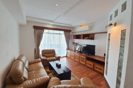 Royal Castle |Three  Bedroom Apartment  for Rent in the Heart of Bangkok - Phrom Phong - Pet Friendly!