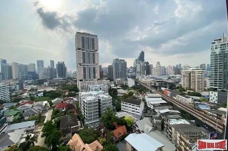 Beatniq Sukhumvit 32 | Elegantly Furnished One Bedroom Condo  with Great City Views for Sale in Thong Lo