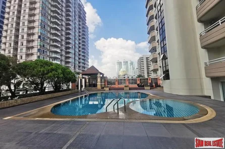 Regent on the Park 1 | Spacious Three Bedroom Condo + Maids Room + Two Balconies for Sale at Sukhumvit 26, Phrom Phong