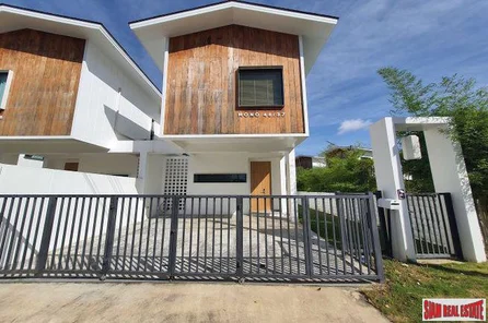 Mono Palai | Spacious Two Storey Three Bedroom Loft-Style House with Private Pool for Rent in Chalong