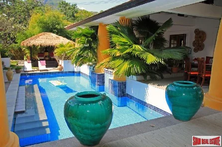 High Quality Resort Style 5 Bed Resort Style Villa with Large Private Pool and Tropical Gardens at Hua Hin