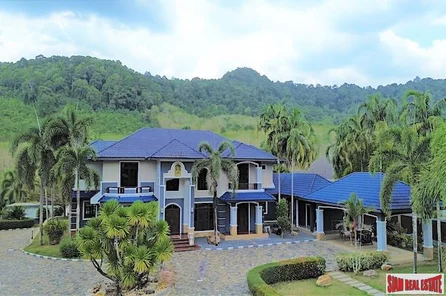 Four Bedroom Family Mansion with Private Pool and Gardens for Sale in Nong Thale