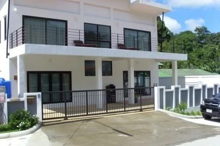 Modern Five Bedroom House with Swimming Pool For Sale at Patong
