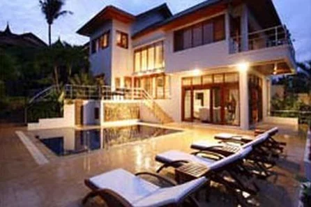 Suan Villa | Modern Thai ThreeBbedroom House with Sea-Views and a Swimming Pool For Holiday Rent at Patong