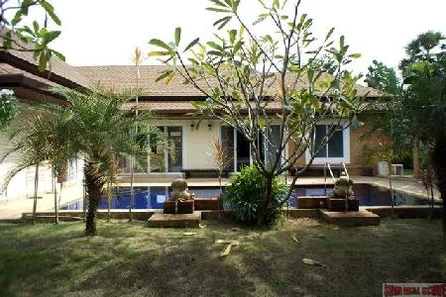 Pool Villa with Three Bedrooms and Garden For Sale at Rawai