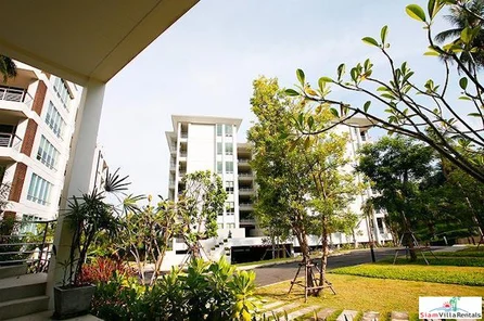 Karon Hill | Contemporary Seaview Condo with One Bedroom for Rent