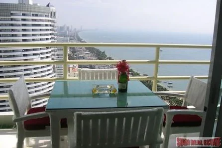 Fabulous 26th Floor Seaview Luxury Condo in Jomtien