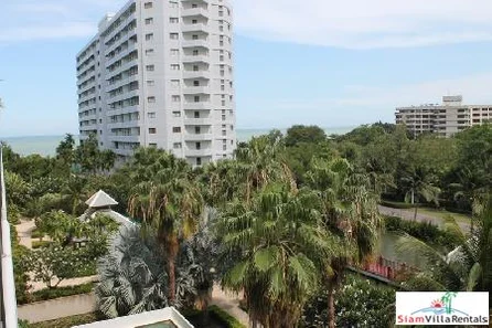 2 bedrooms condominium only few step from the beach for rent