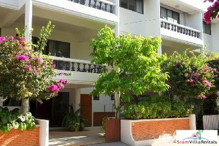 3 storey town house in Hua Hin town Centre.