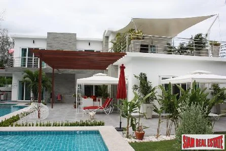Modern Five Bedroom House with Private Swimming Pool and Large Garden for Sale