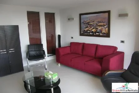 Modern 2 Bedroom Condominium At The Foot Of Pratumnak Hill, South Pattaya