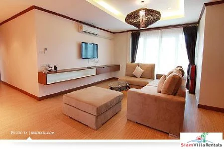 Pet Friendly, Stunning 3 bedroom 230 sqm Luxury Apartment in Ekkamai