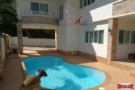Villa Sara | Bright Modern Three Bedroom Pool Villa for Rent in Kathu