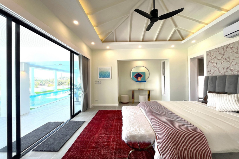 Magnificent 5-Bedroom Villa with Spectacular Sea Views for Sale in Choeng Thale, Phuket-15