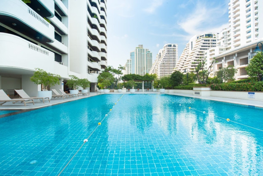 Centrepoint Residence Phromphong | 325 sqm. Luxury 4 Bed Condo-21