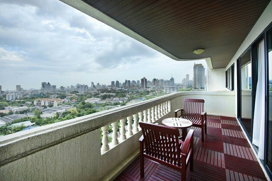 Centrepoint Residence Phromphong | 325 sqm. Luxury 4 Bed Condo-8