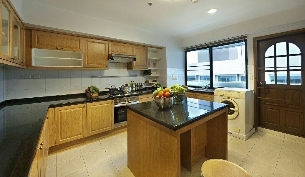 Centrepoint Residence Phromphong | 325 sqm. Luxury 4 Bed Condo-7