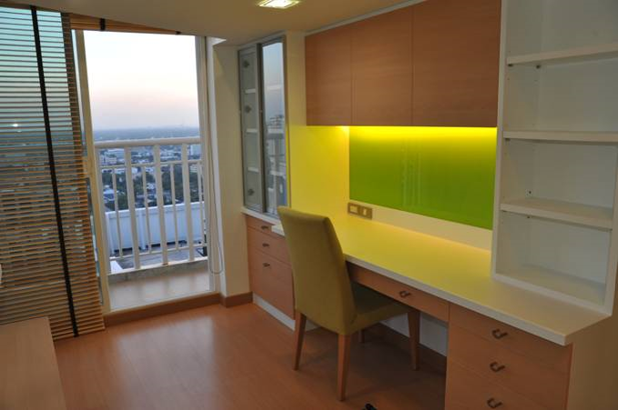 59 Heritage | Loft Style Corner Duplex Penthouse with Fantastic City Views on Sukhumvit 59-17