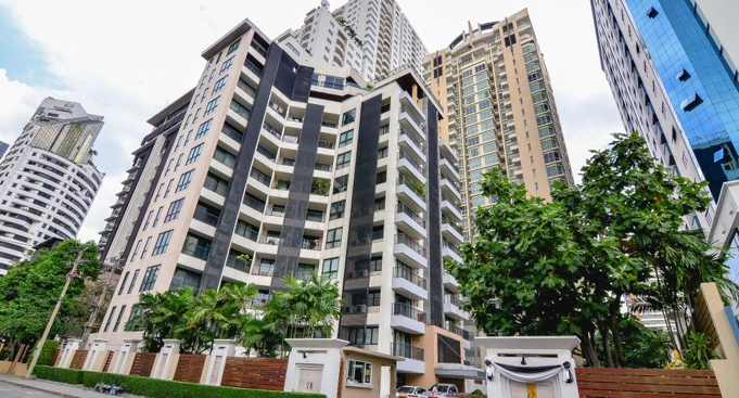 59 Heritage | Loft Style Corner Duplex Penthouse with Fantastic City Views on Sukhumvit 59-1