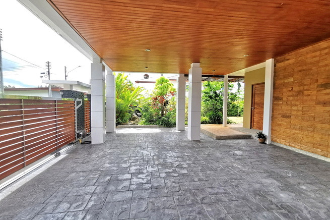 Lush greenery surrounding this 3 bedroom lovely home-27