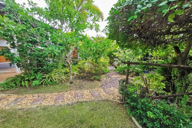 Lush greenery surrounding this 3 bedroom lovely home-24