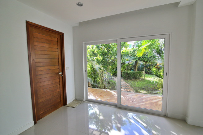 Lush greenery surrounding this 3 bedroom lovely home-19