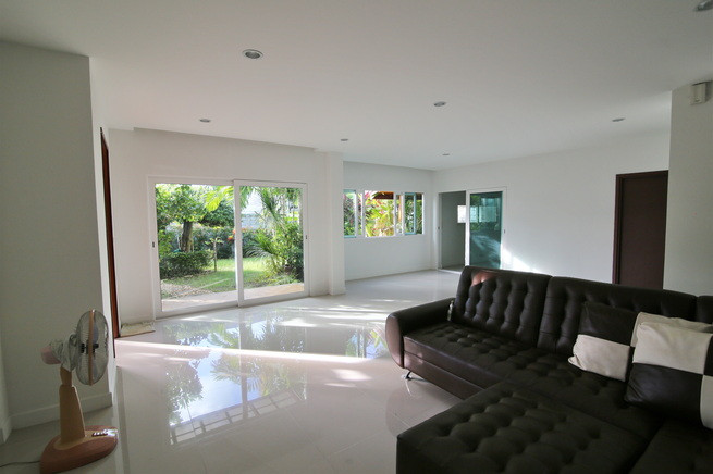 Lush greenery surrounding this 3 bedroom lovely home-12