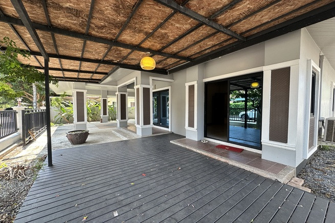 Three bedroom house Situated near Chalong Bay-11