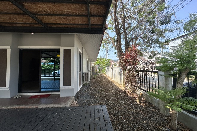 Three bedroom house Situated near Chalong Bay-10