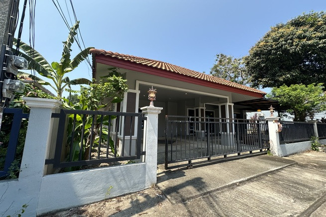 Three bedroom house Situated near Chalong Bay-1