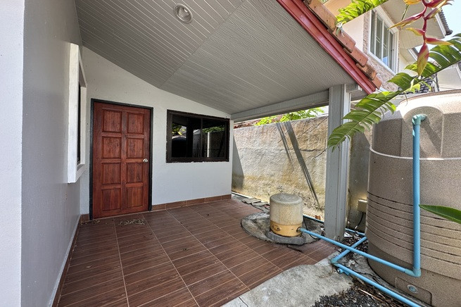 Three bedroom house Situated near Chalong Bay-3